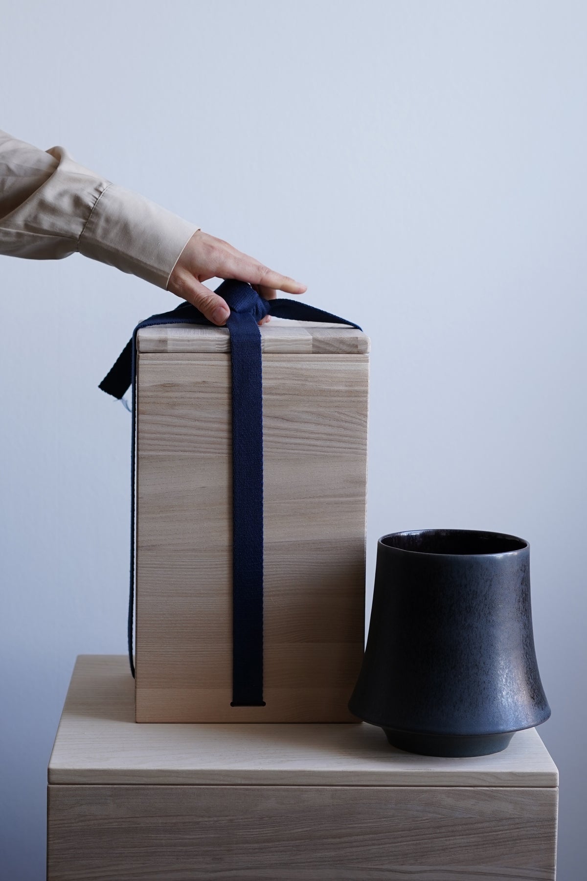 001 Vase — Charcoal