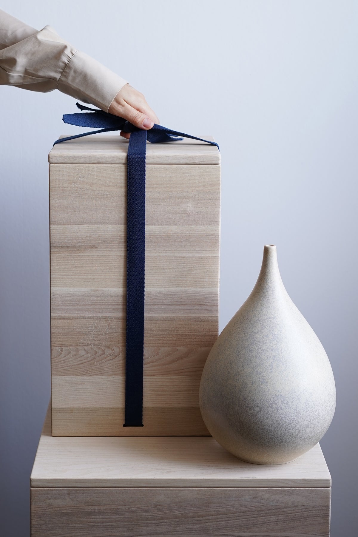 005 1M Vase — Sand