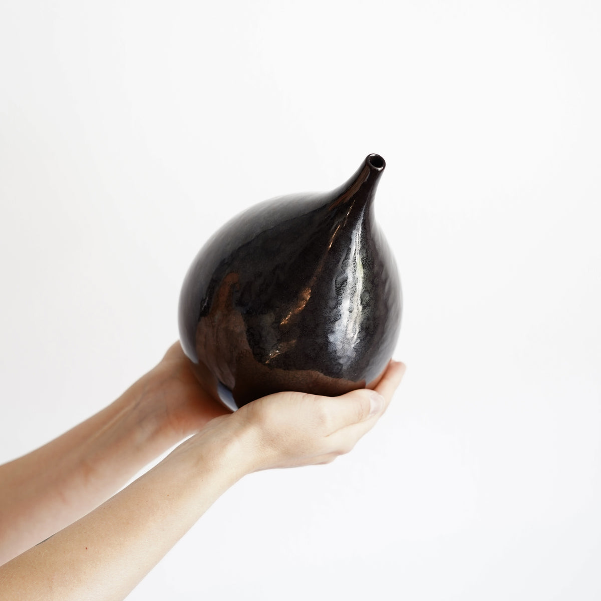 005 1S Vase — Glossy Black