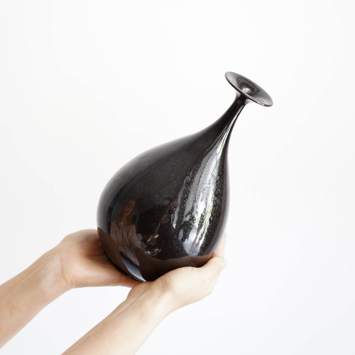 005 S Vase — Glossy Black