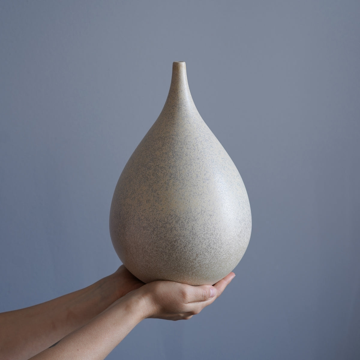 005 1M Vase — Sand